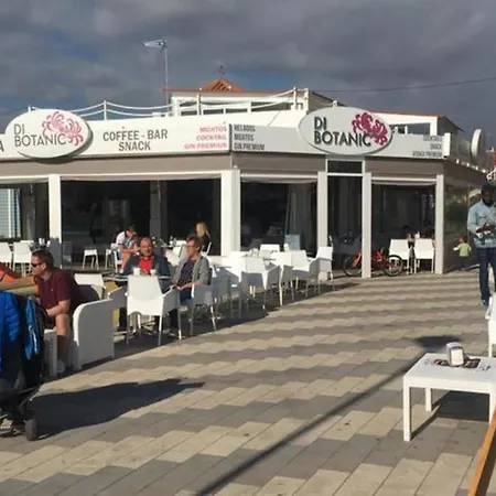 شقة Beachfront 82 *
