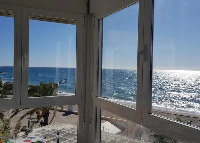 Beachfront 82 *