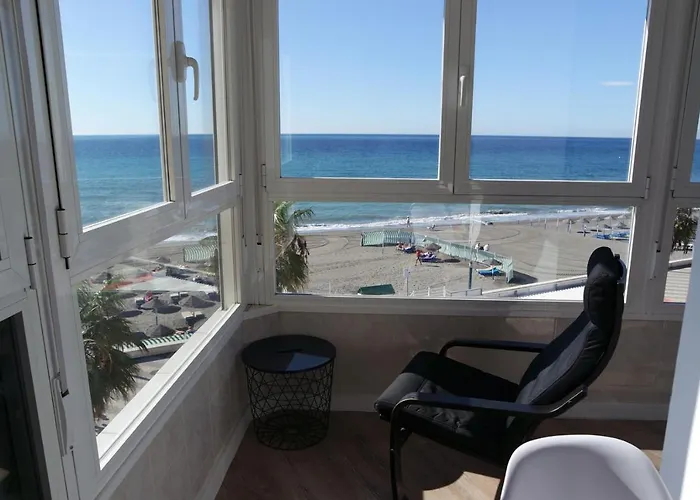 Beachfront 82 Apartment